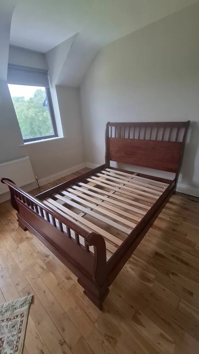 BED and CHEST OF DRAWERS - Image 2