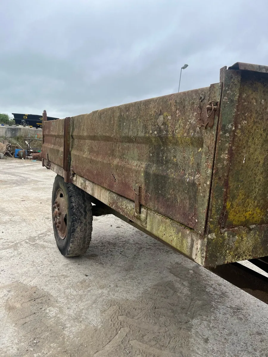 Tipping trailer - Image 1