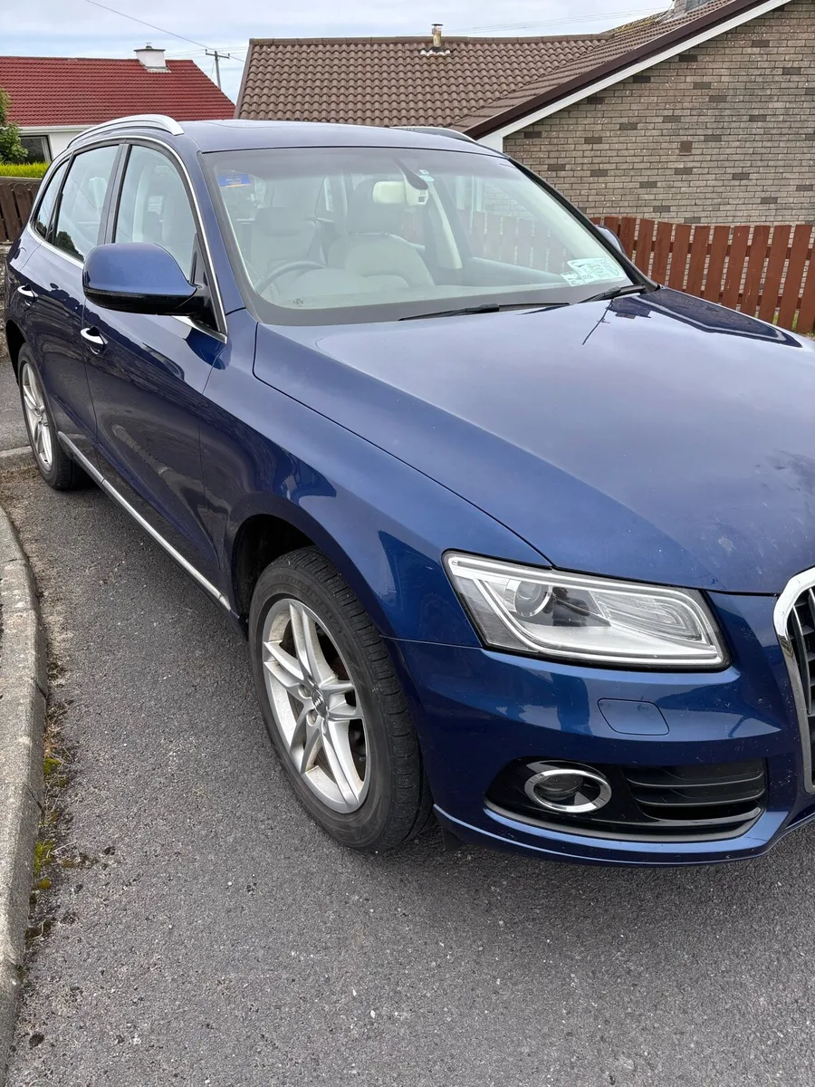 Blue Audi Q5 - Image 4