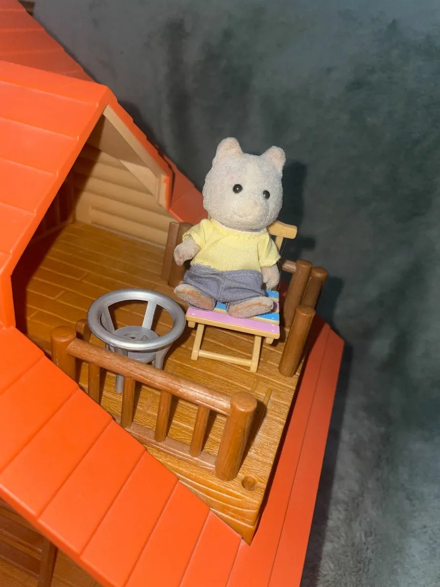 Sylvanian families - log cabin - Image 1