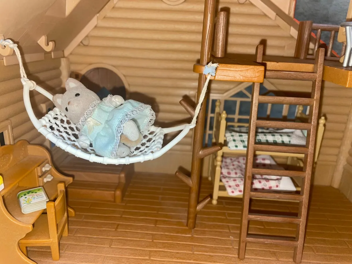 Sylvanian families - log cabin - Image 3