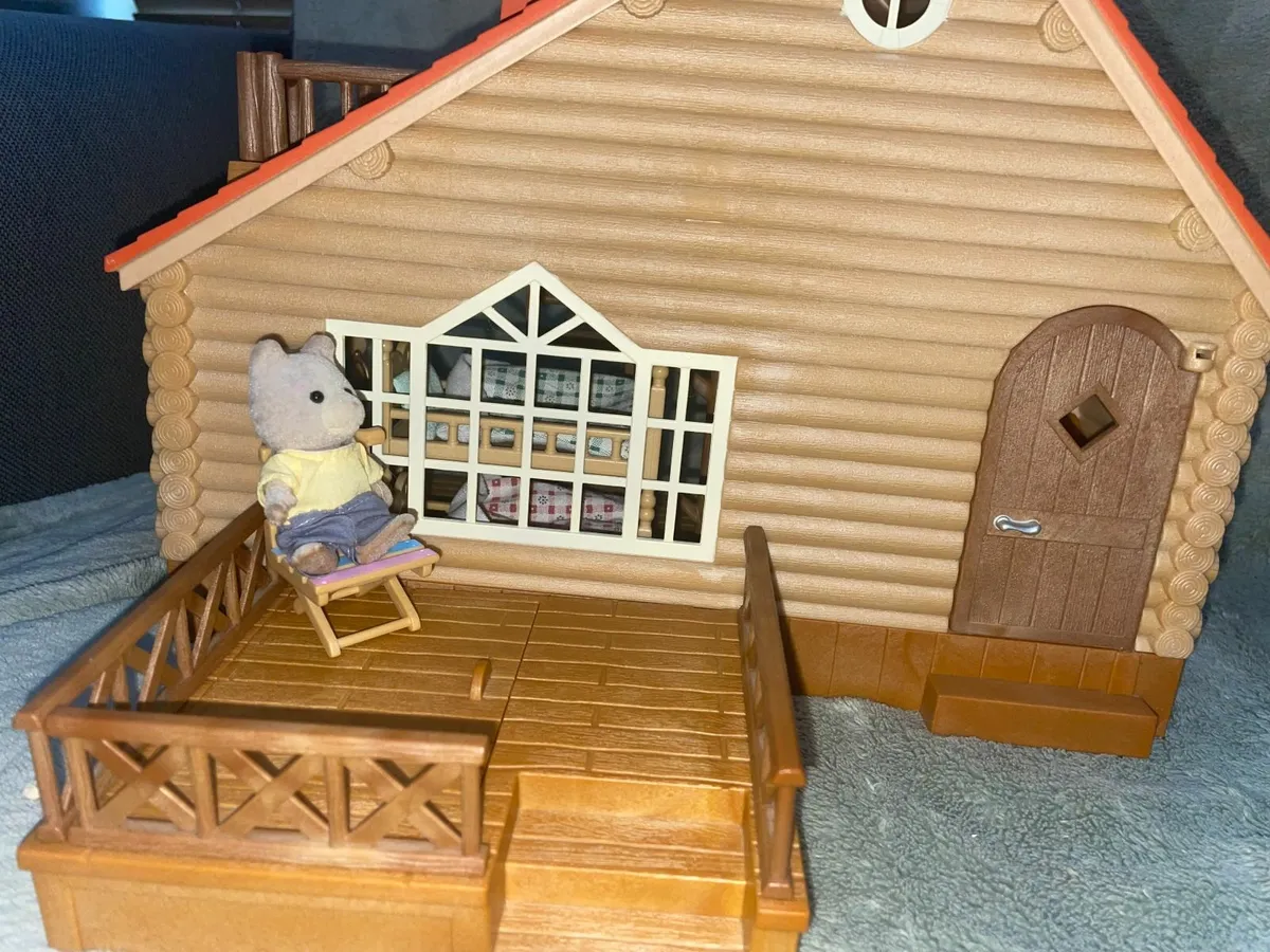 Sylvanian families - log cabin - Image 4