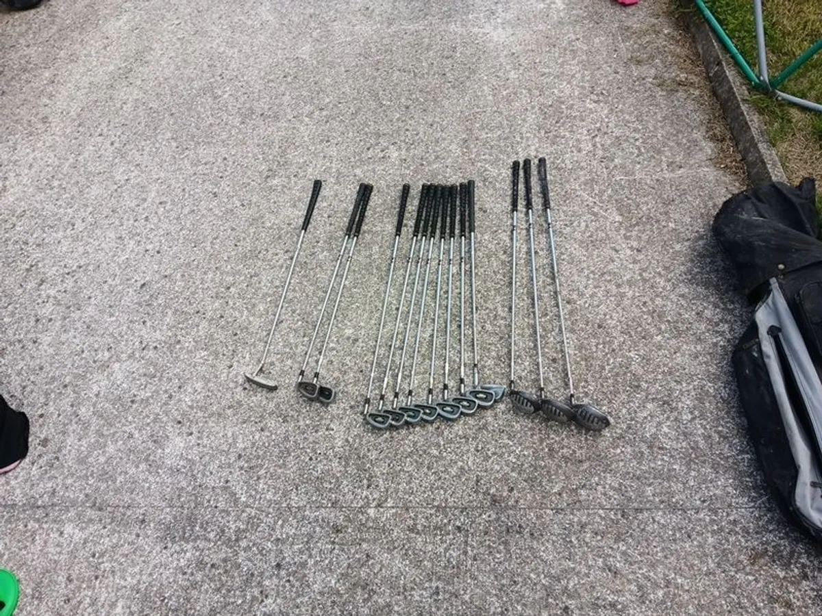 Golf clubs and bag - Image 2