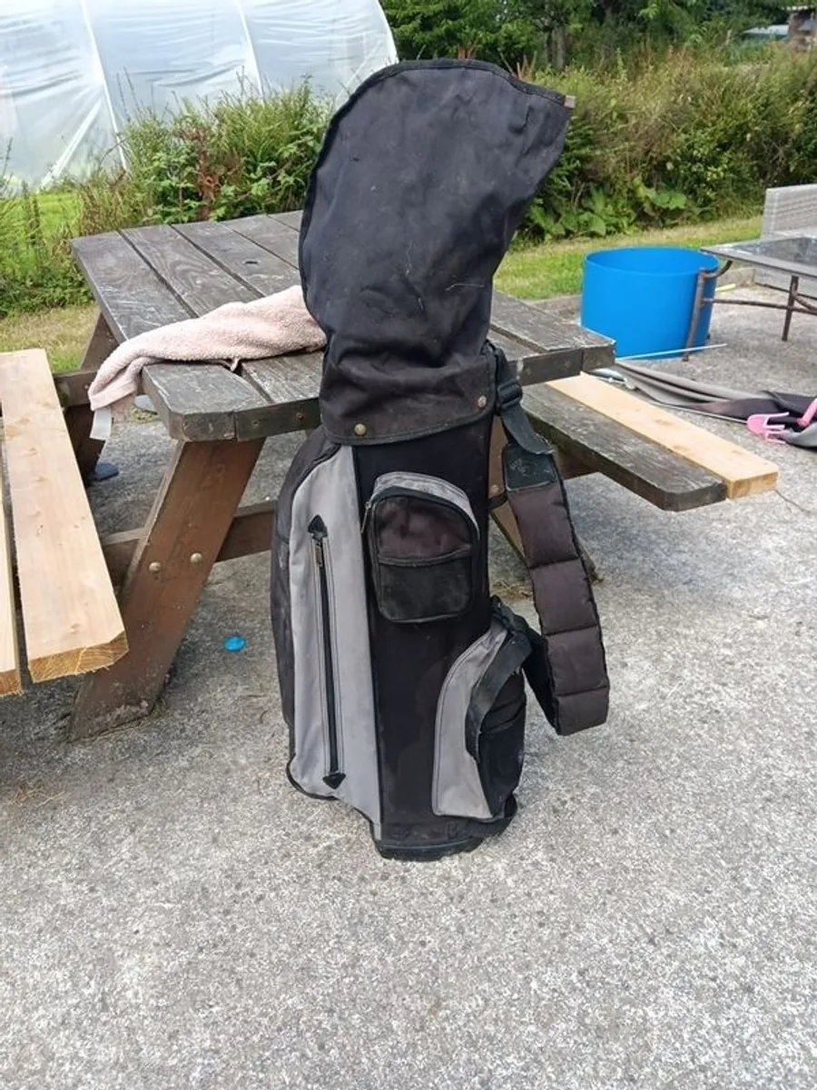 Golf clubs and bag - Image 4