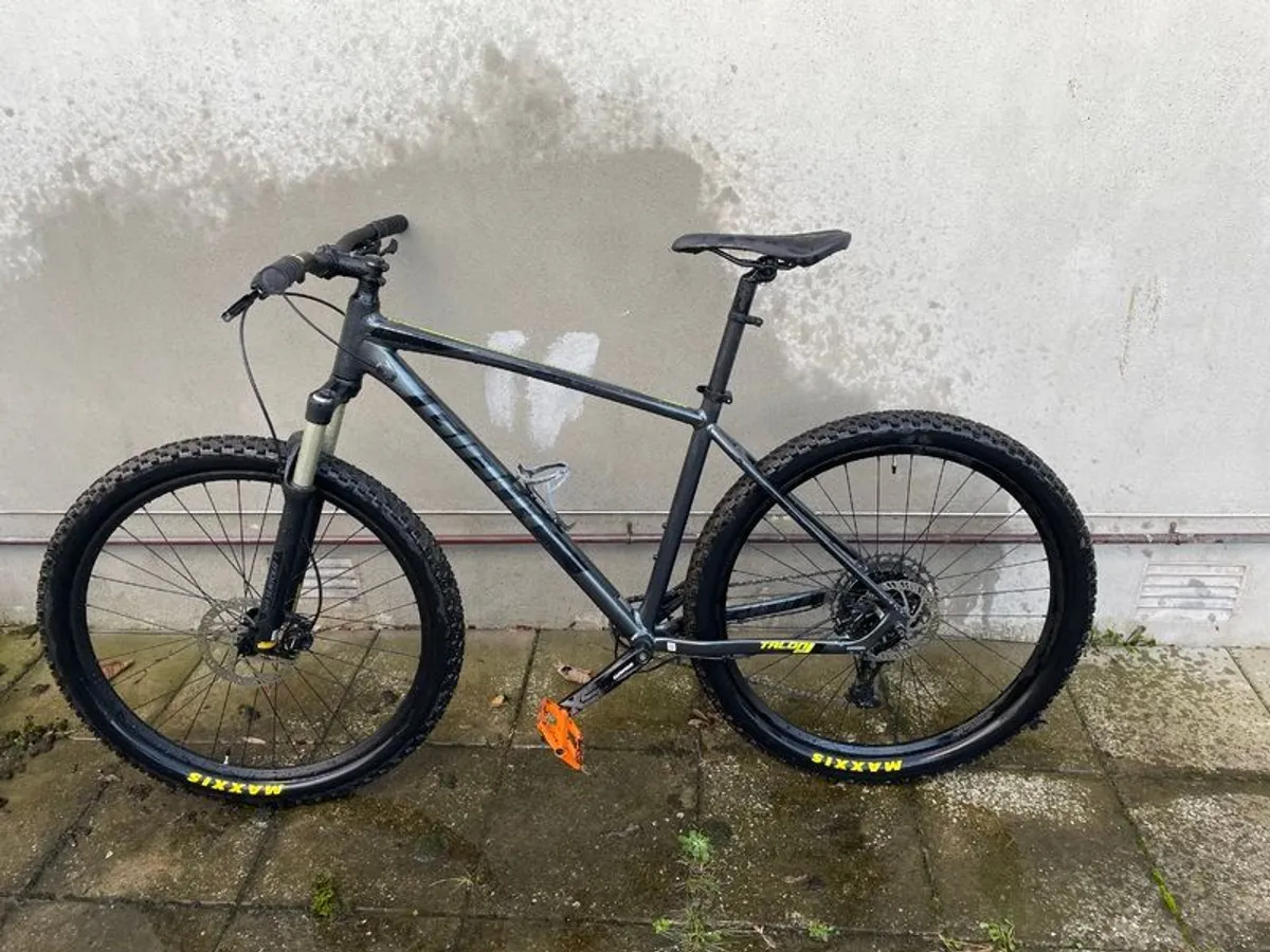 Giant Talon 1 Mountain Bike - Image 1