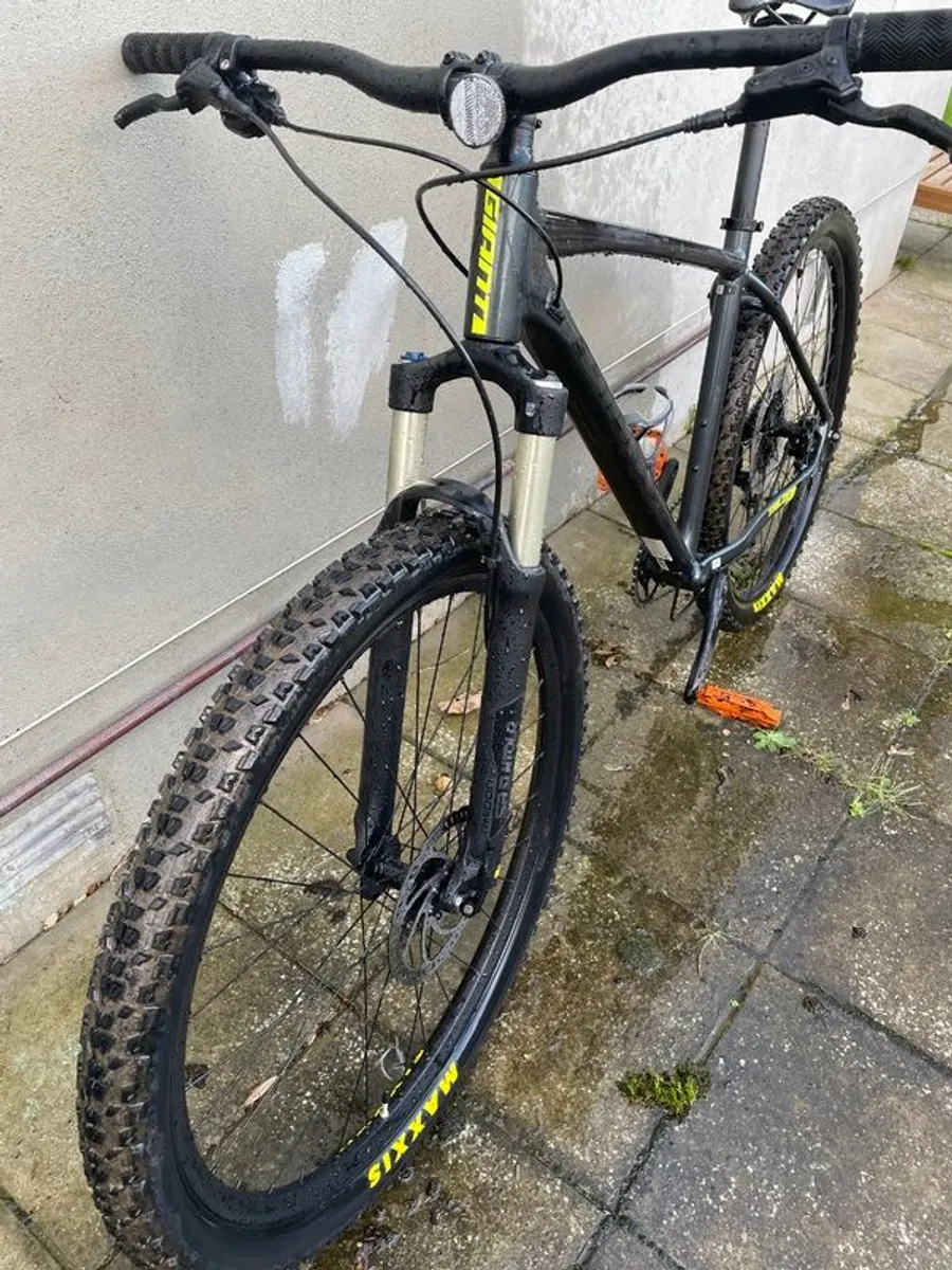 Giant Talon 1 Mountain Bike - Image 2