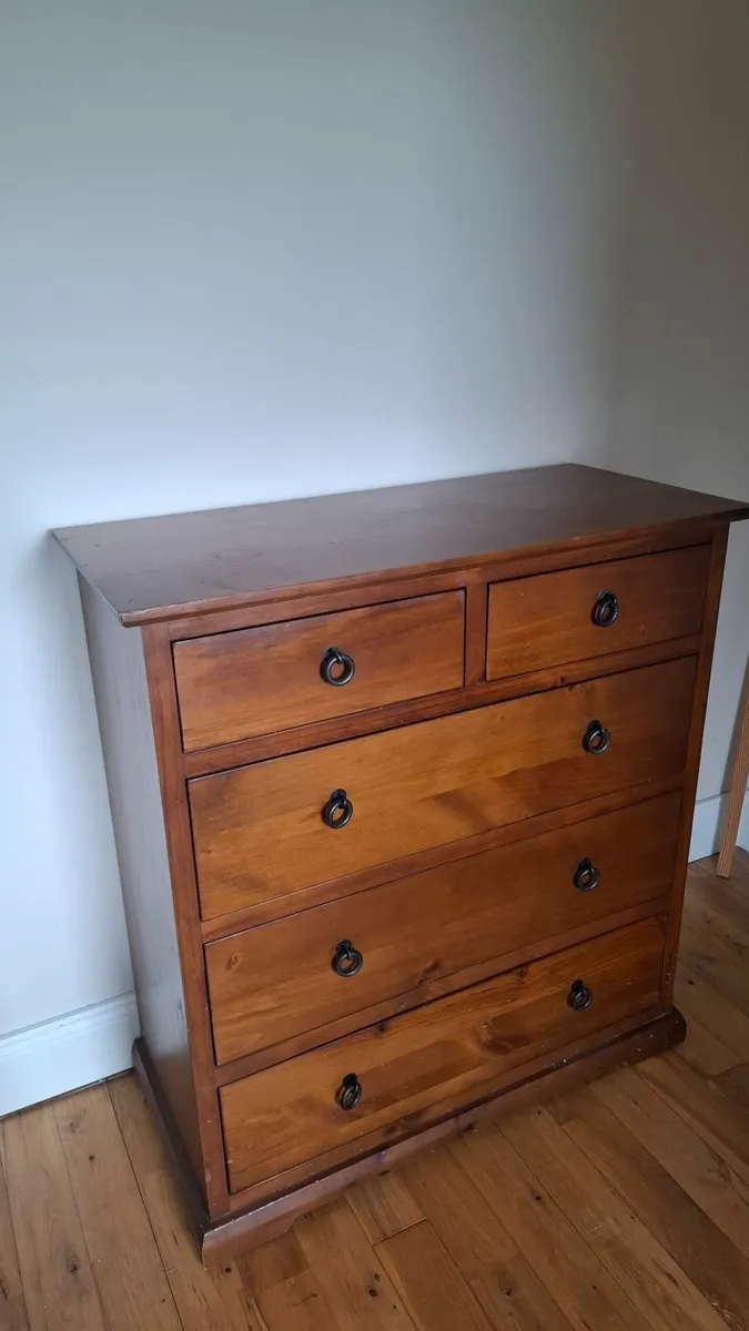 BED and CHEST OF DRAWERS - Image 3