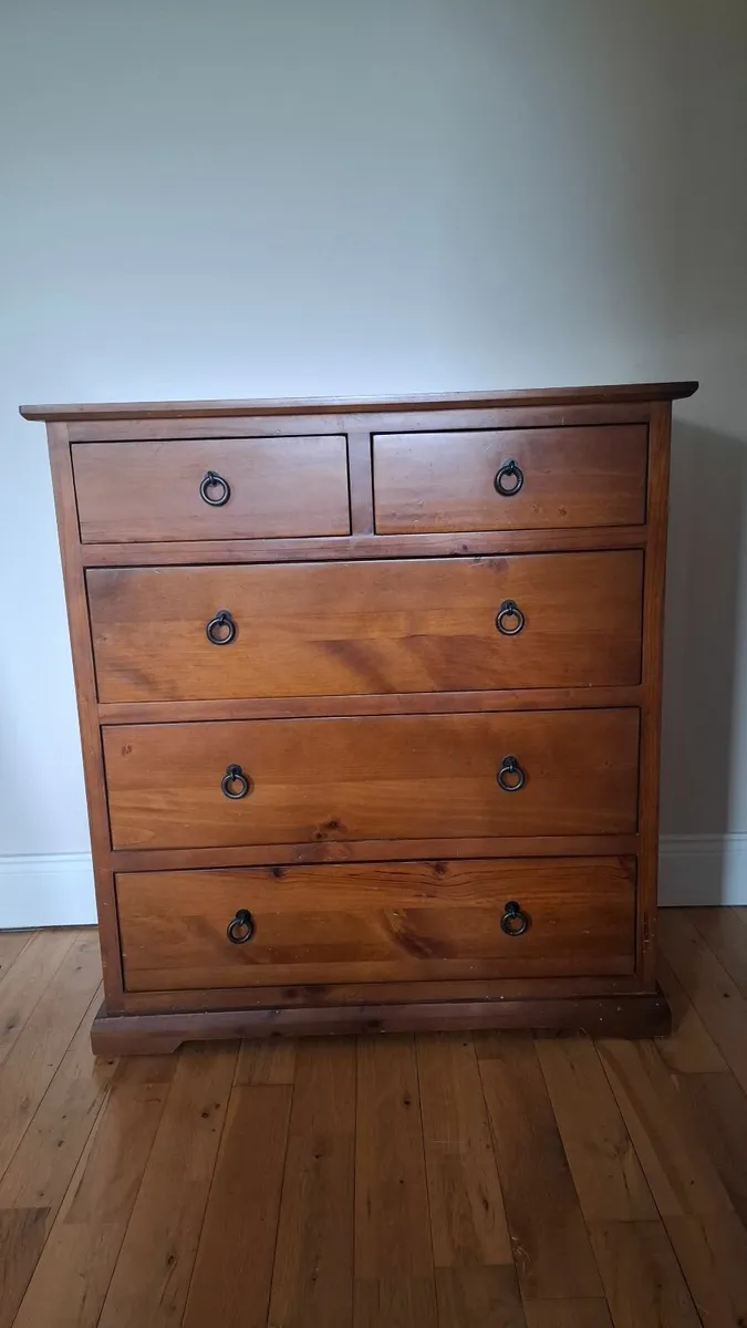 BED and CHEST OF DRAWERS - Image 4