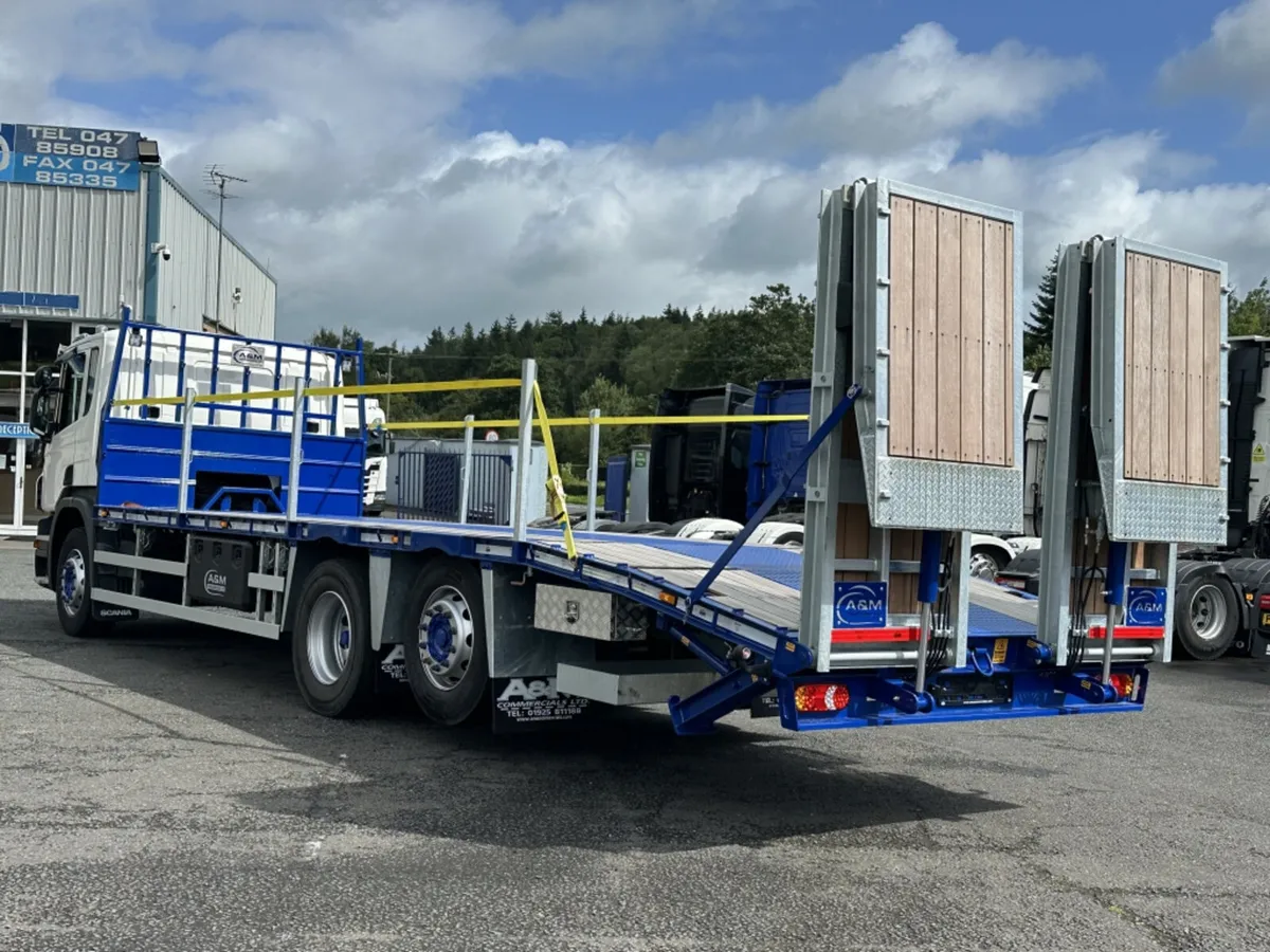 2015 (15) SCANIA P280 6X2 REARLIFT BEAVERTAIL - Image 4