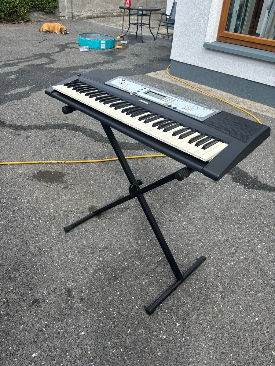Yamaha Piano Keyboard - Image 4