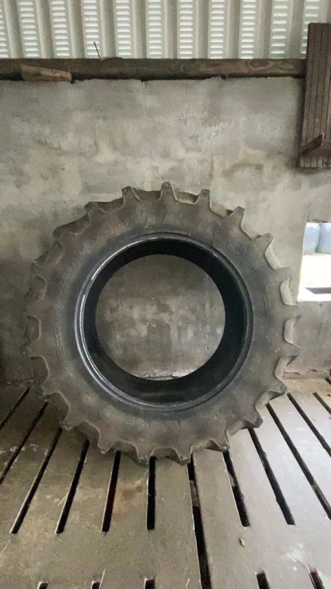 2 tractor tyres - Image 1