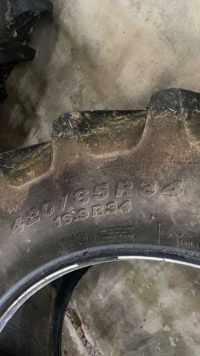 2 tractor tyres - Image 2