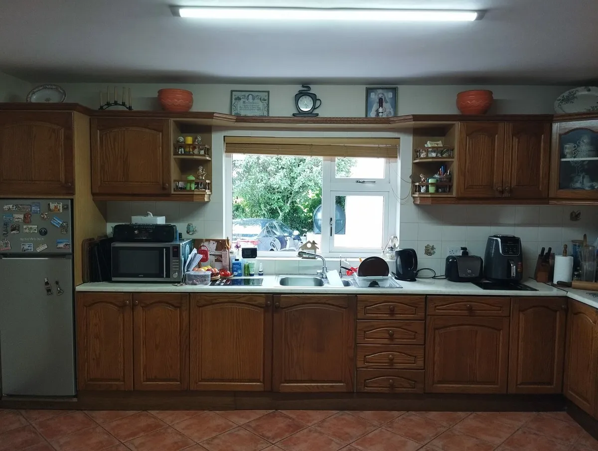 Oak Kitchen - Image 1