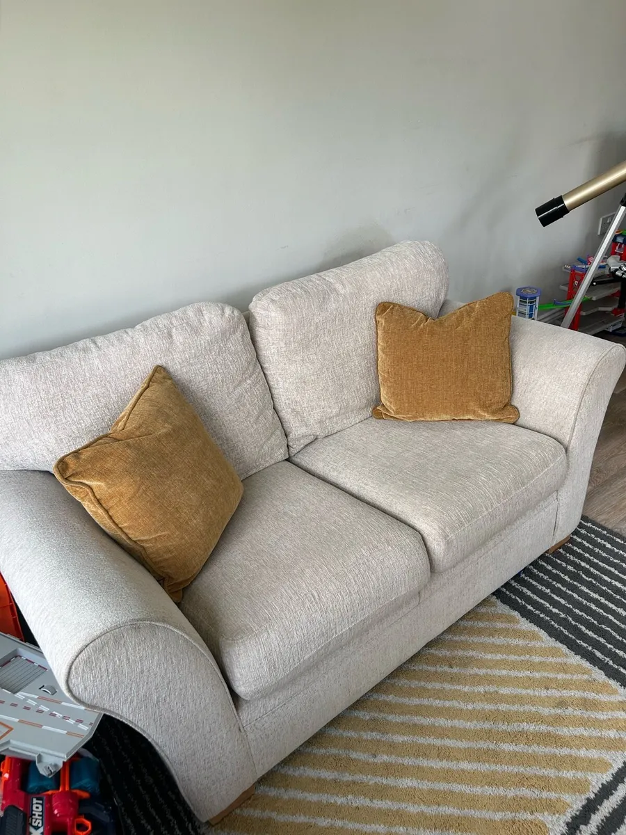 Couch - Image 2