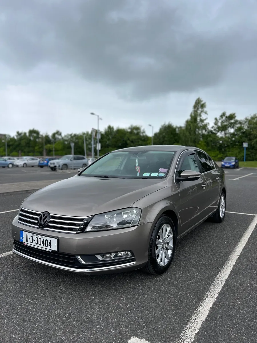 Volkswagen Passat 2011 low mileage - Image 2