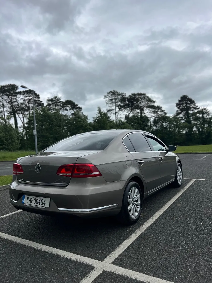 Volkswagen Passat 2011 low mileage - Image 3