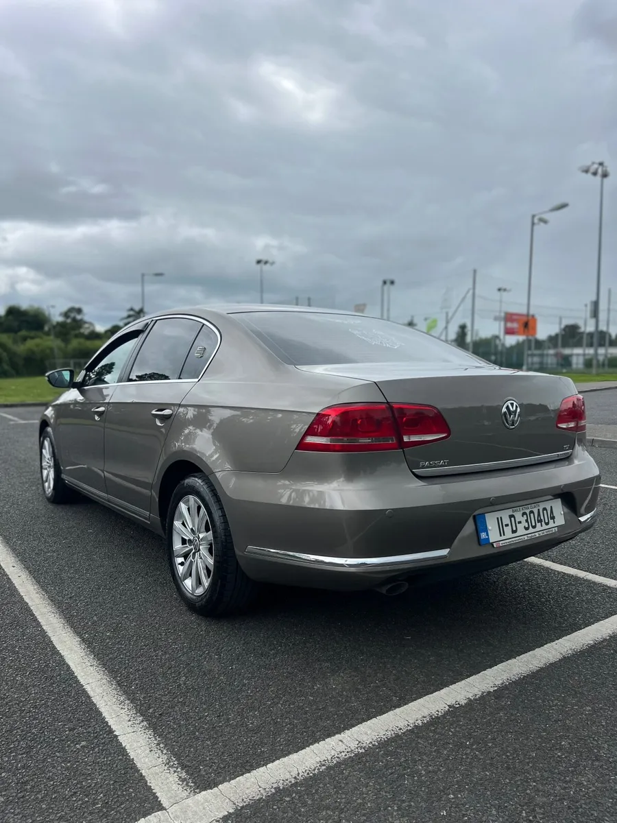 Volkswagen Passat 2011 low mileage - Image 4