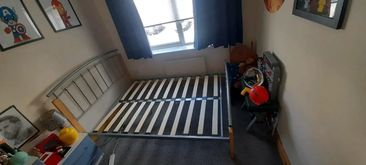 Double bed - Image 1