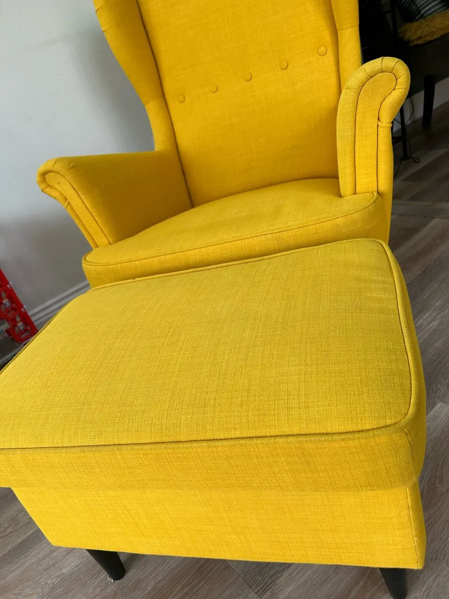 Yellow chair - Image 2