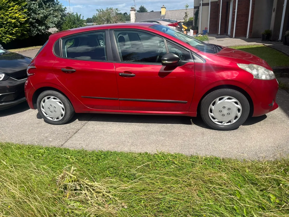 2013 Peugeot 208 1.2L petrol Manual - Image 2