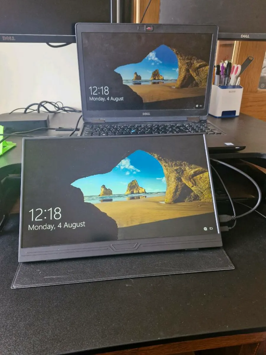 Mobile Laptop Screen - Image 1