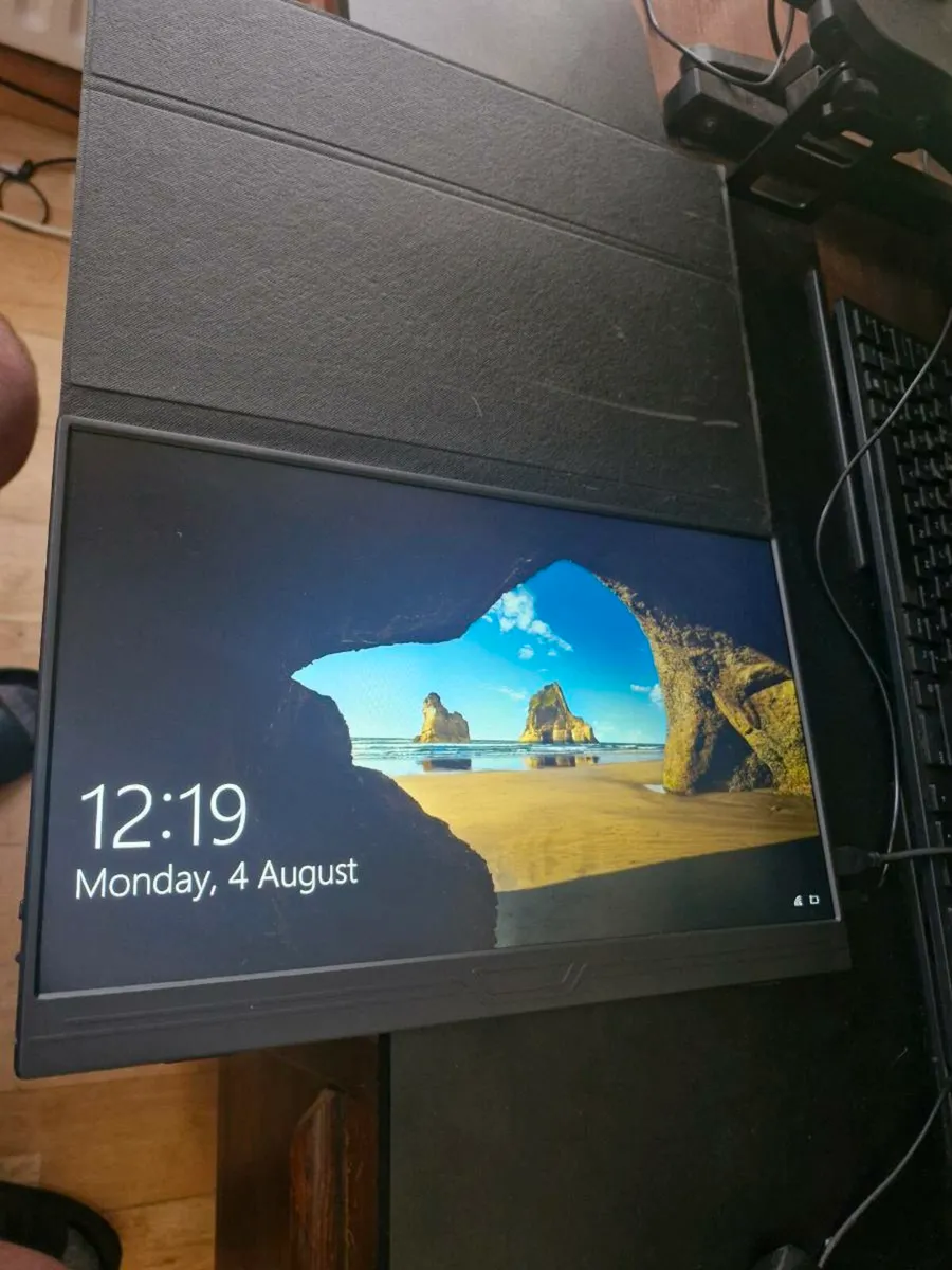 Mobile Laptop Screen - Image 3