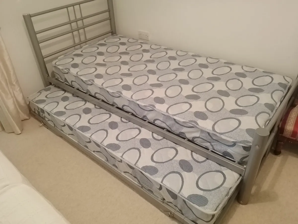 Single Bed with Trundle