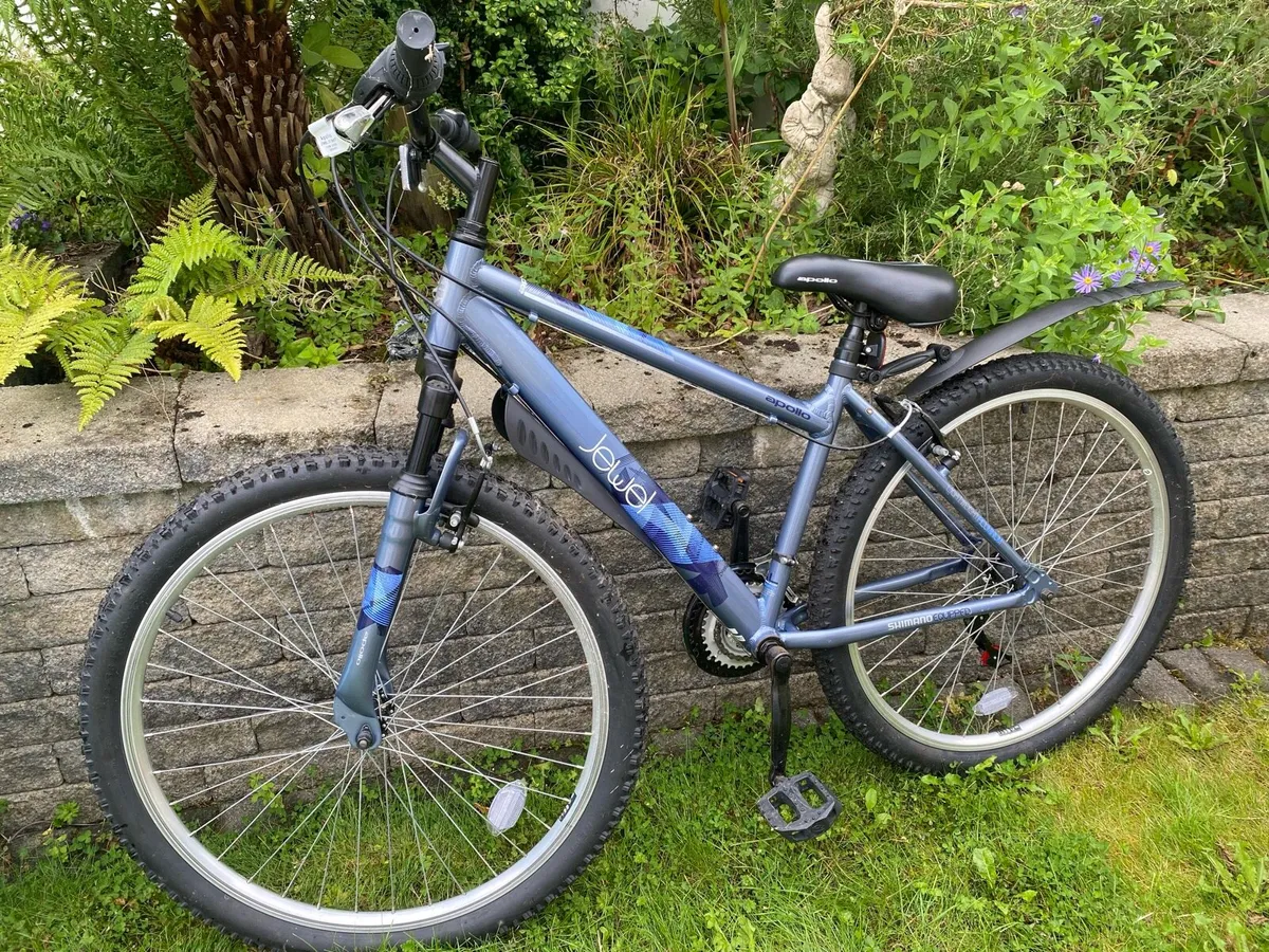 Apollo Jewel 18 Speed Ladies Bike
