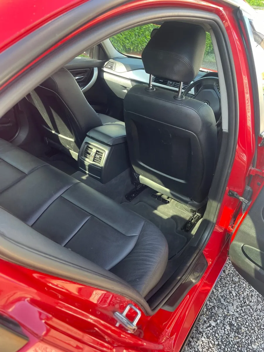 BMW 3-Series 2013 - Image 2