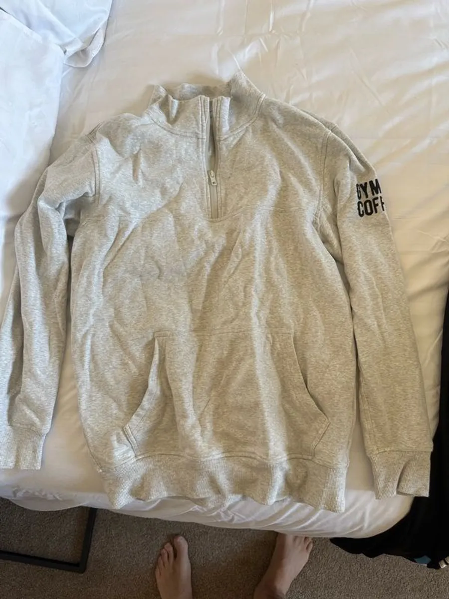 Bag of men's clothes - Image 1