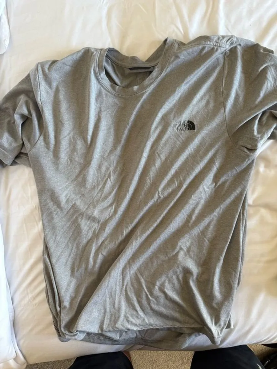 Bag of men's clothes - Image 3