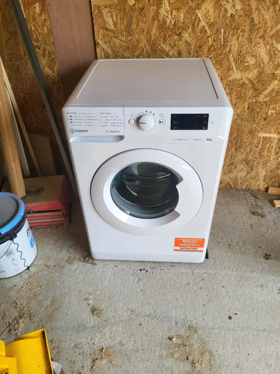 Indesit 9kg washing machine - Image 1