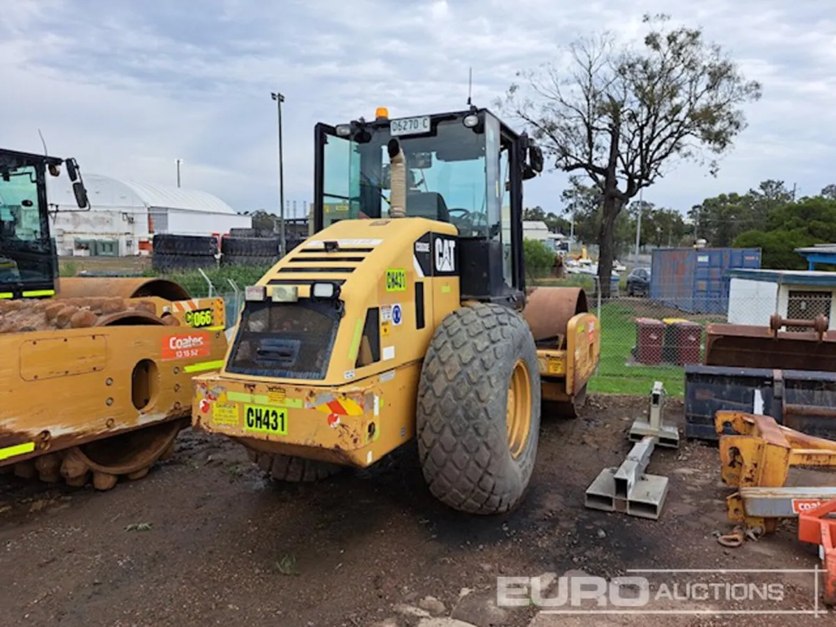 2011 CAT CS533E - Image 3