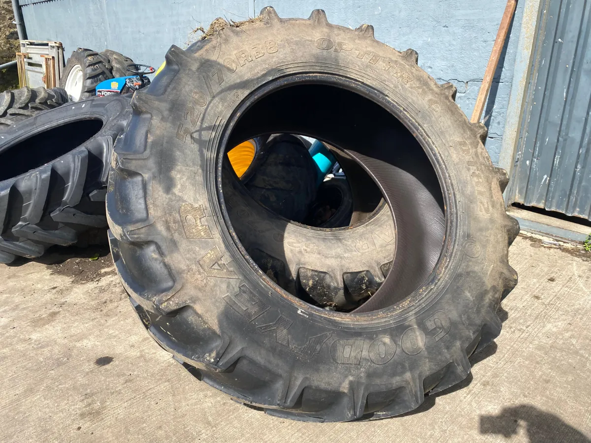520-70-38 Goodyear Radial Tyre - Image 1