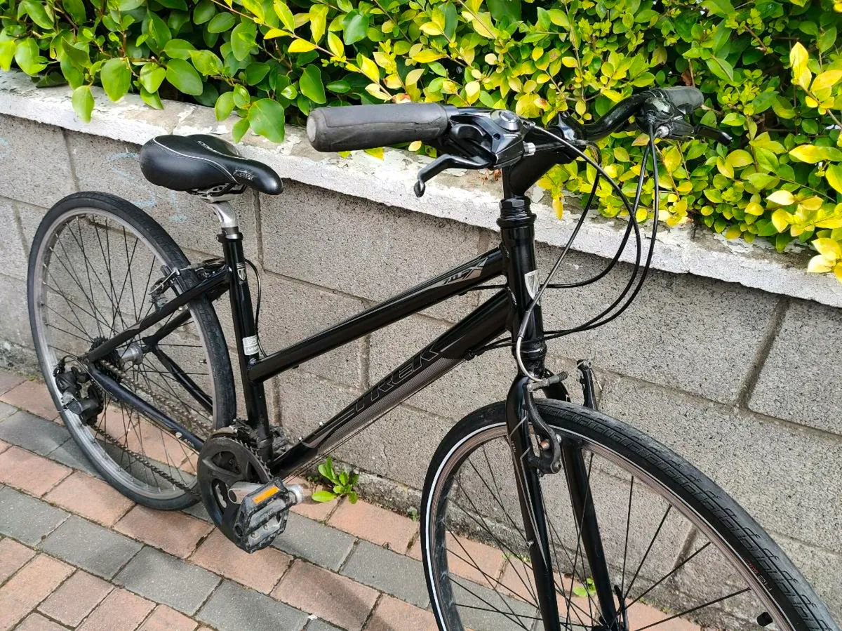 Ladys Trek Hybrid Bike - Image 2