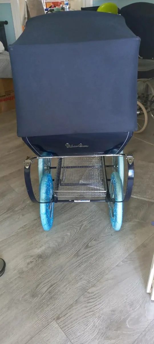 Silver Cross Pram - Image 3