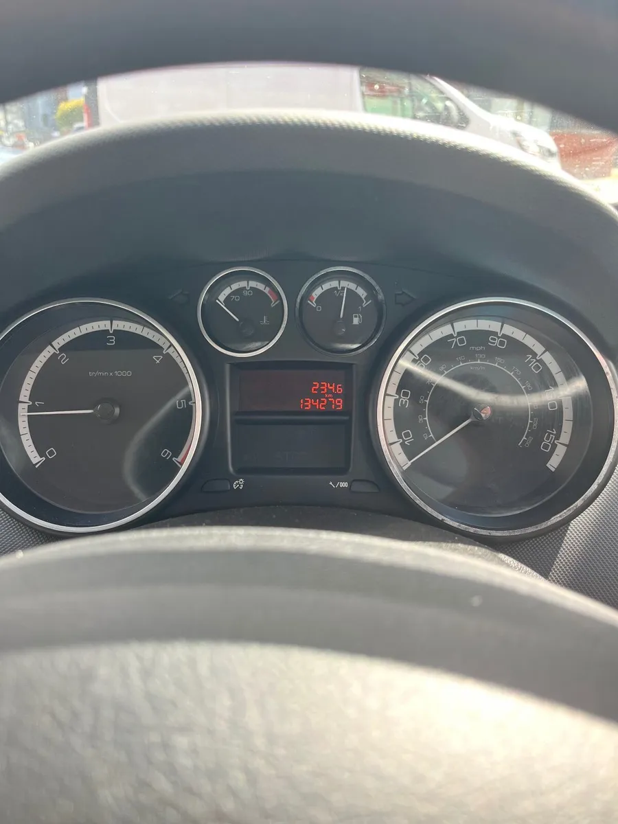 Peugeot 308 2008 - Image 3