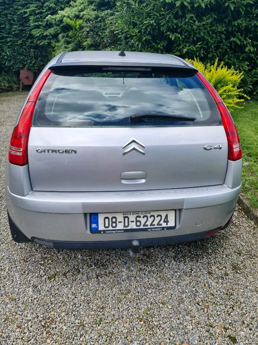Citron hatchback - Image 1