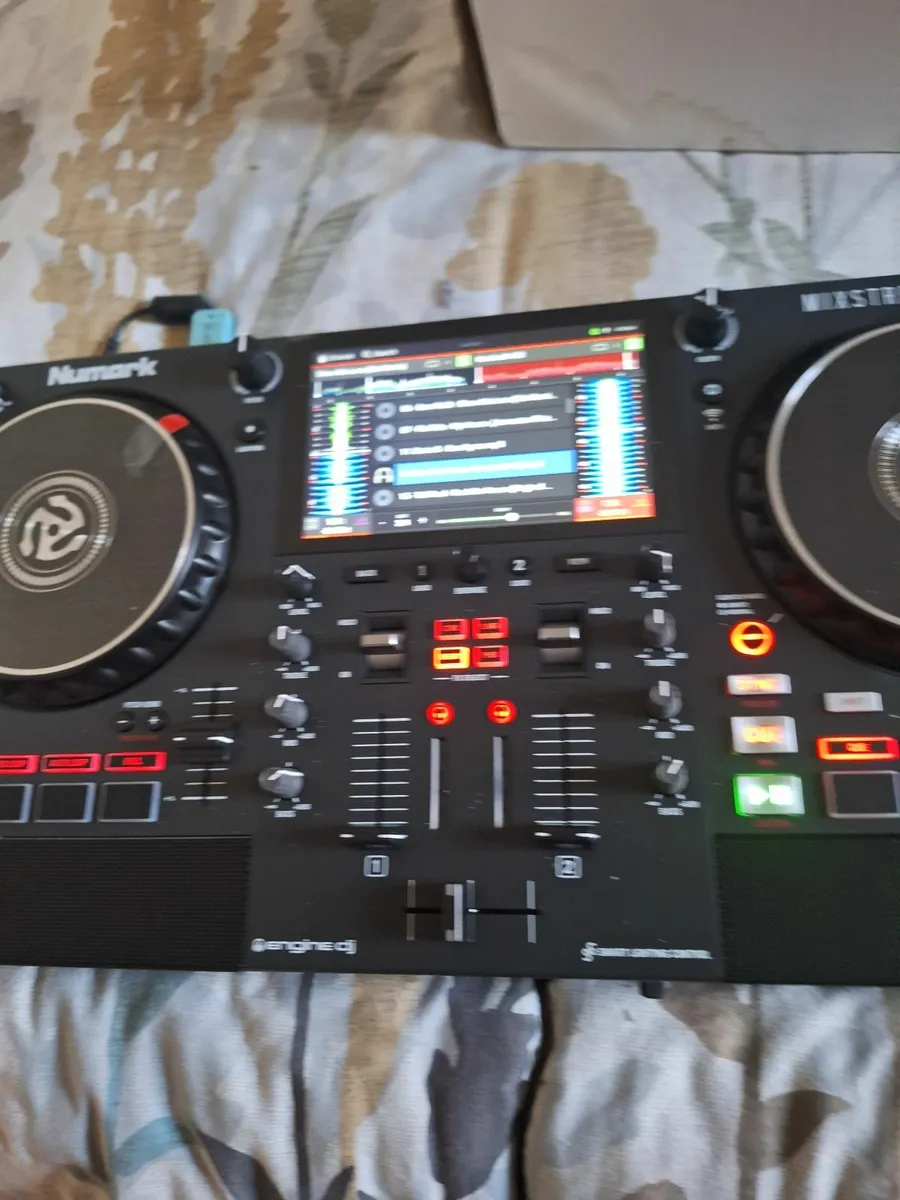 dj controller - Image 1