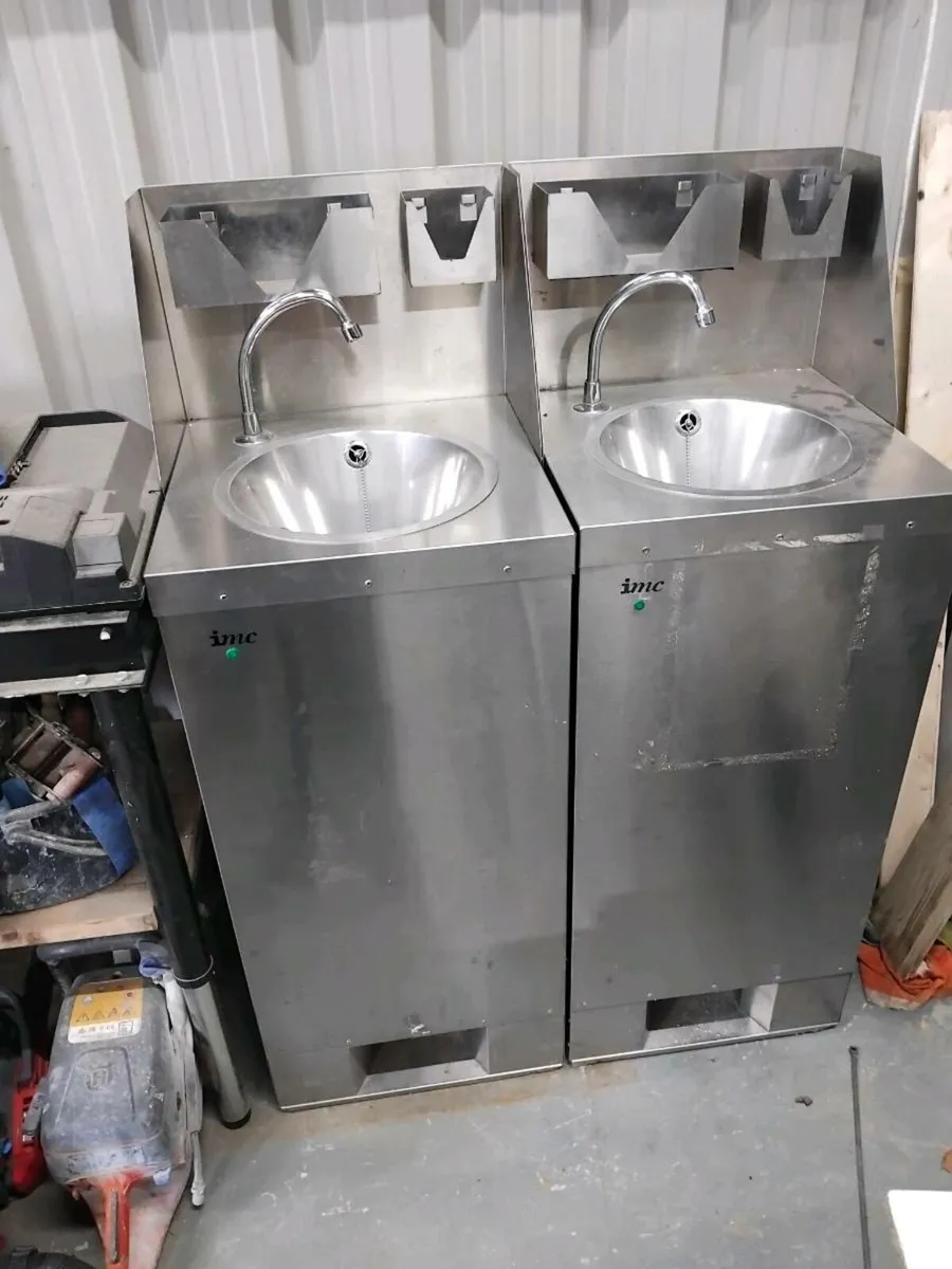 Portable catering sink