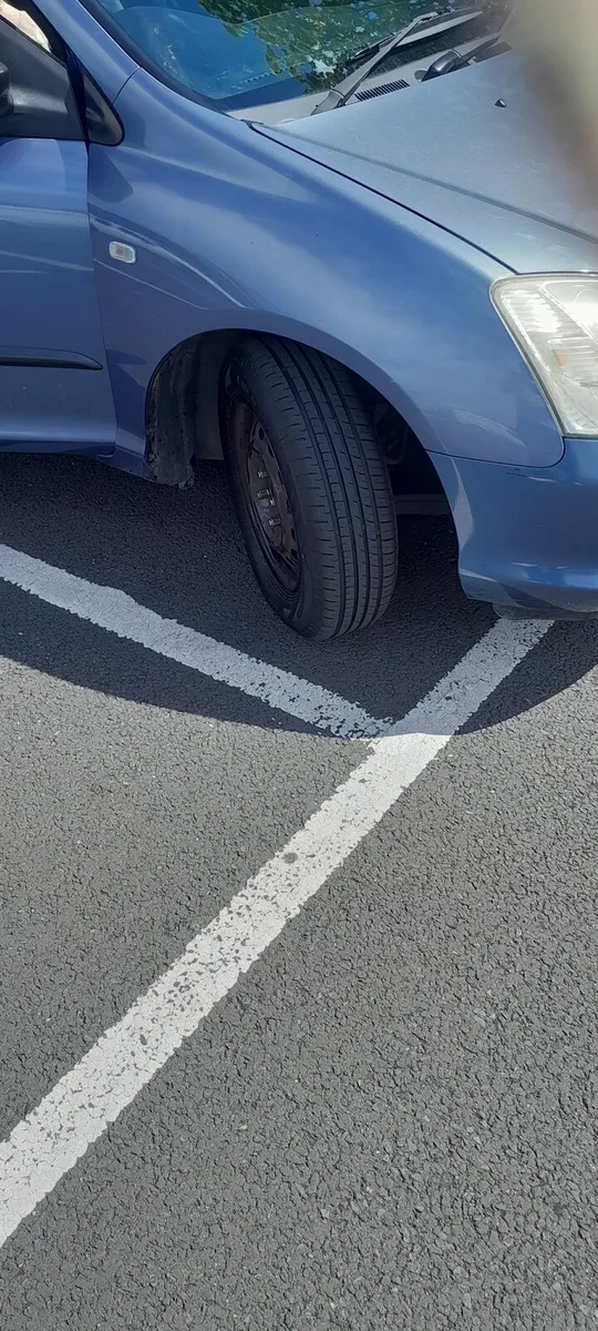 Honda Civic 2004 - Image 2