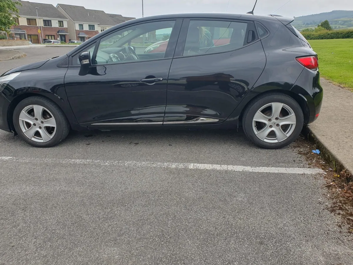 Renault Clio - Image 2