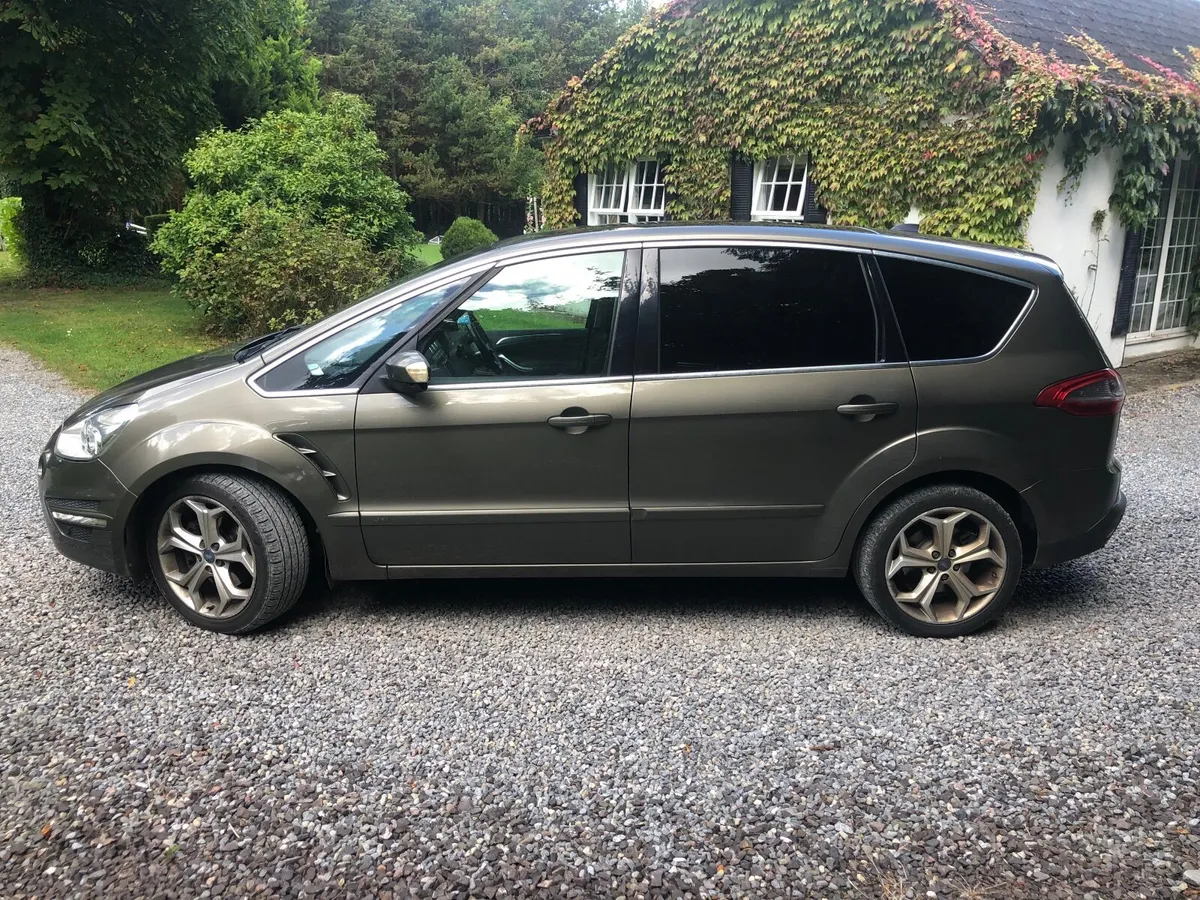 Ford S-Max 2011 - Image 1