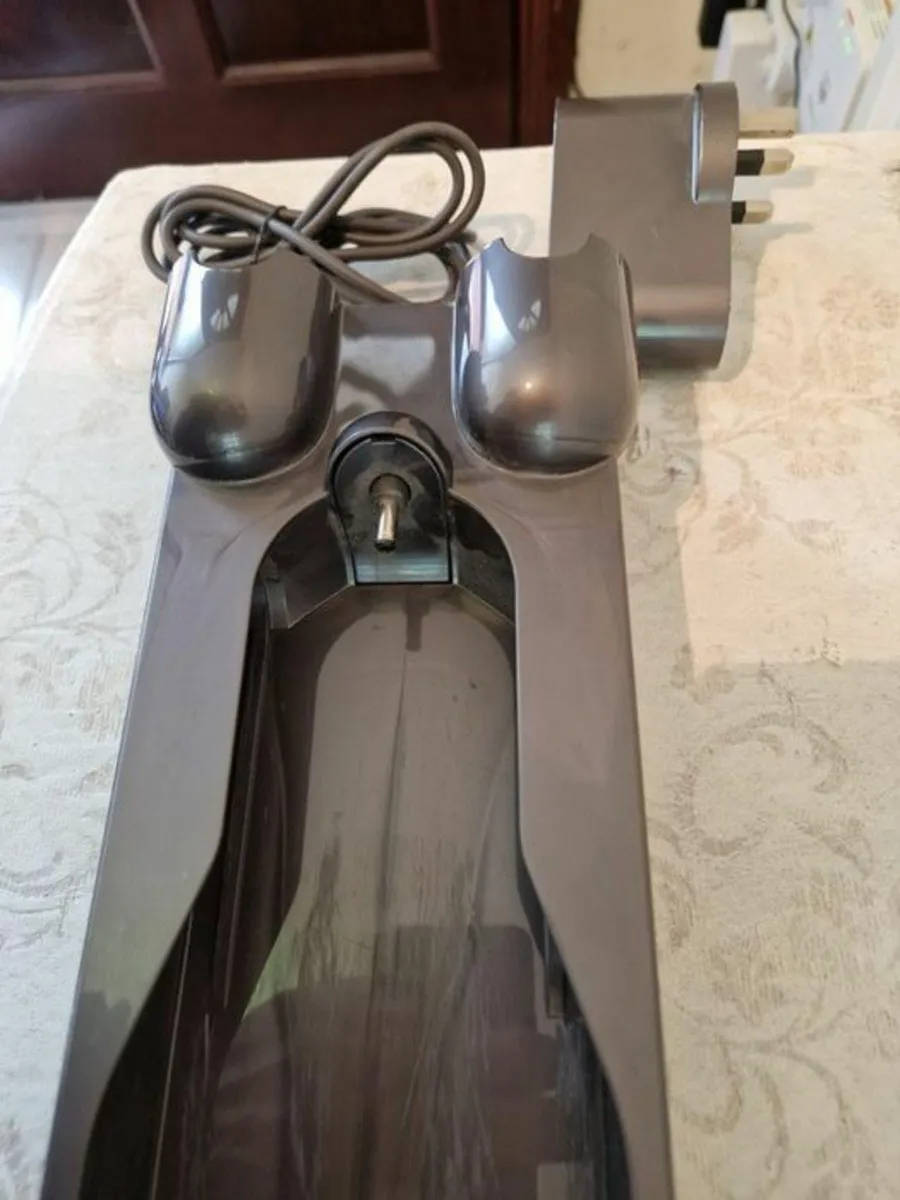 DYSON V11 Absolute Cordless Hoover Plus accessorie - Image 4