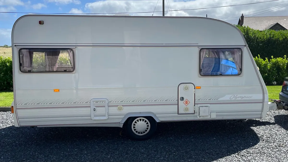 Avondale Olympus 4 berth caravan - Image 2