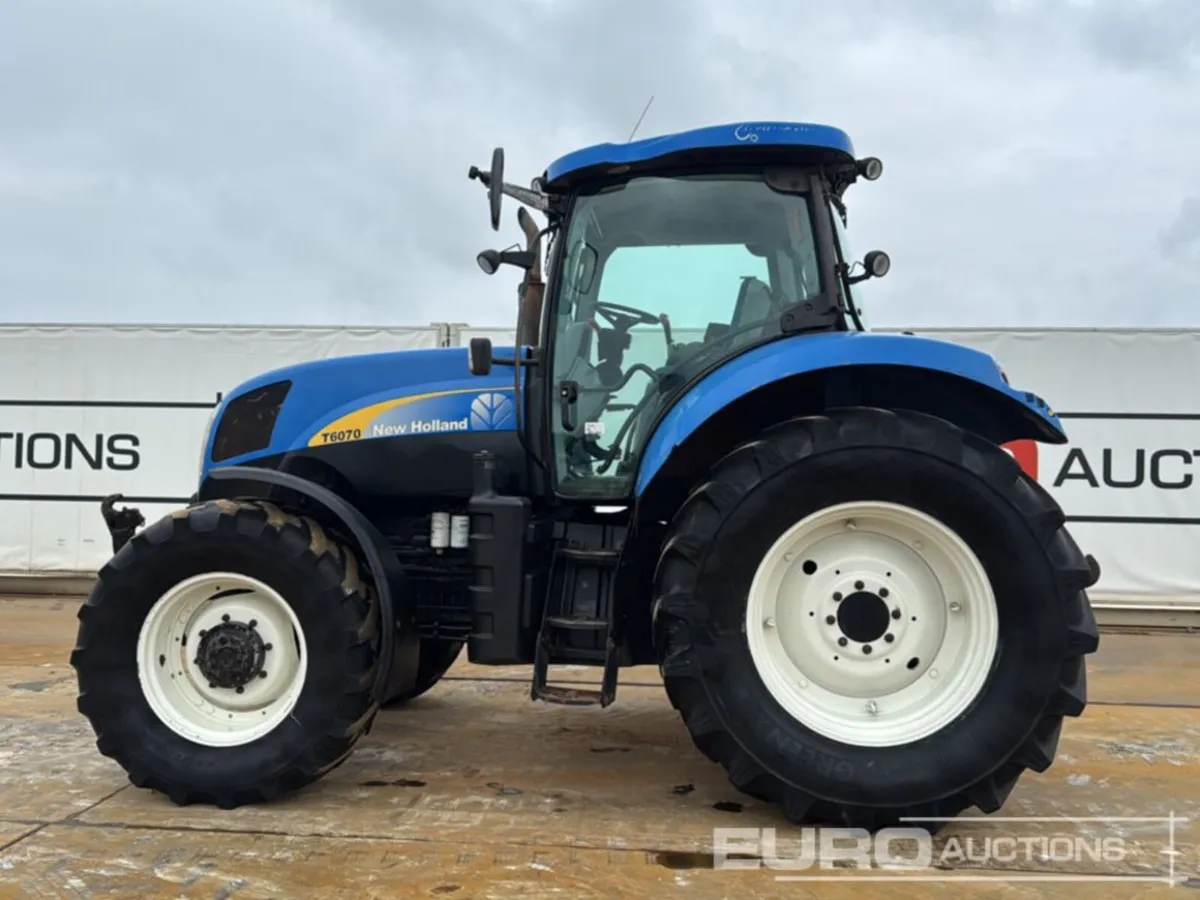 2011 New Holland T6070 - Image 2