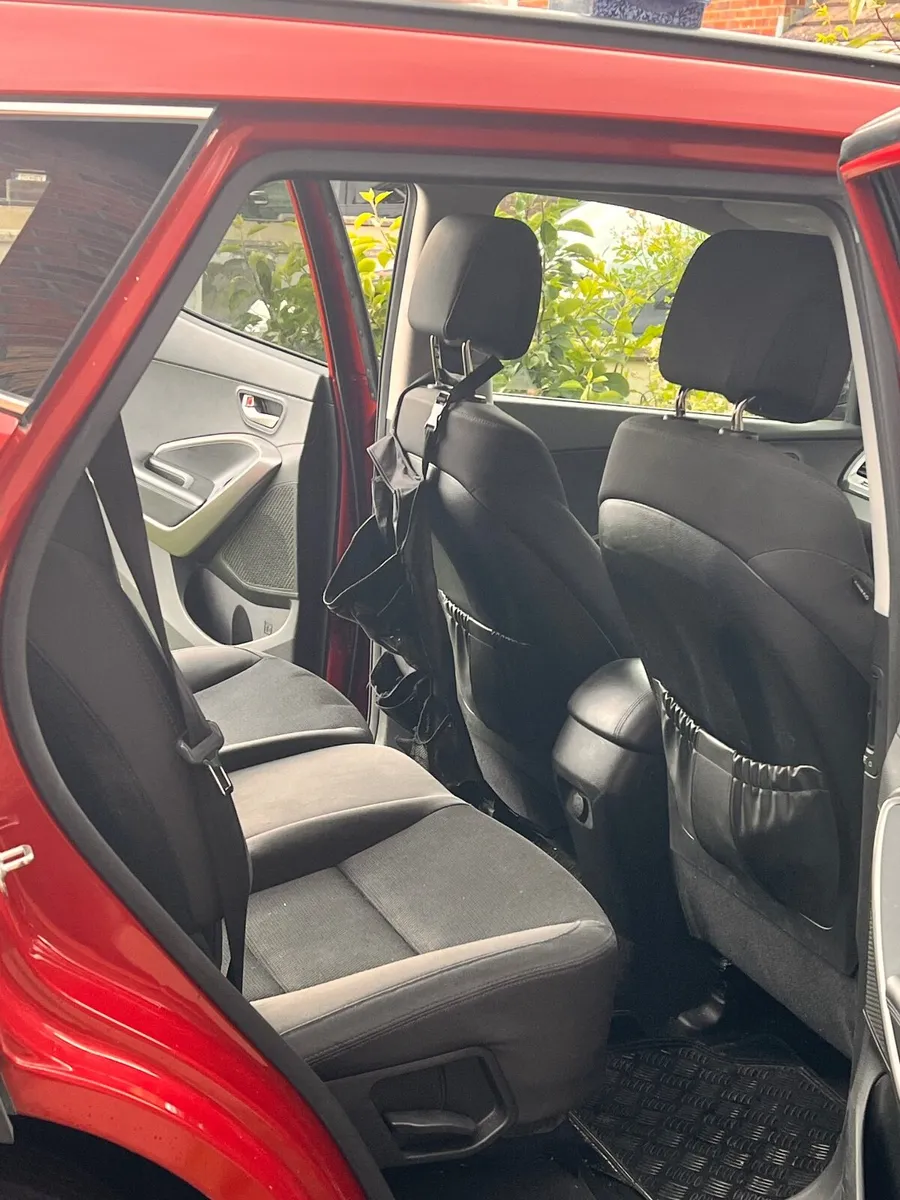 Hyundai Santa Fe 2014 - Image 2