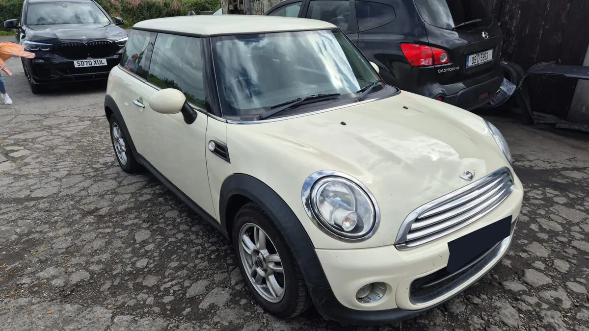 2013 MINI COOPER 1.6 DIESEL FOR BREAKING! - Image 1