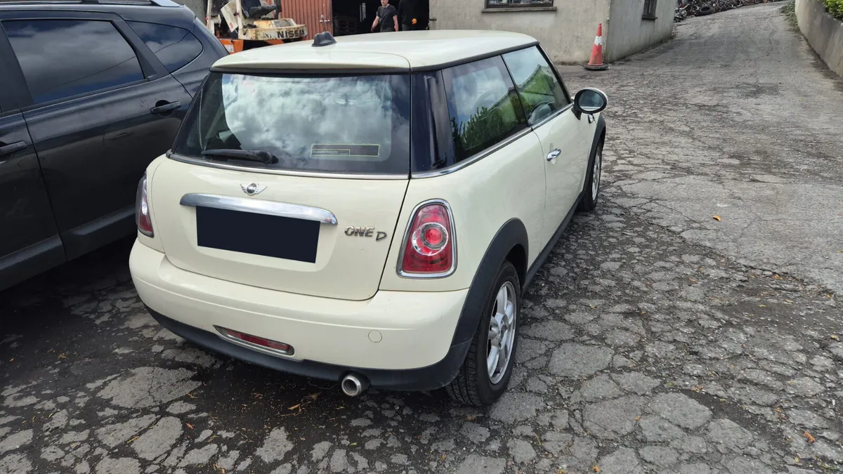 2013 MINI COOPER 1.6 DIESEL FOR BREAKING! - Image 2