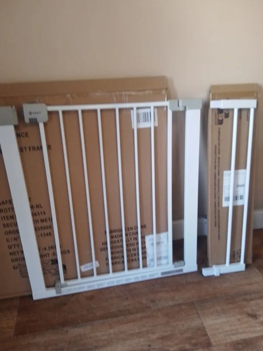 Safety 1st Stairs Gate + Extension - Image 4